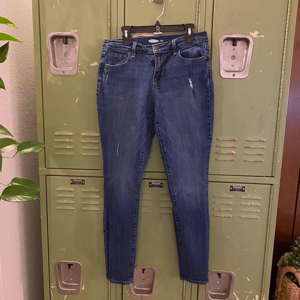 Old Navy curvy style skinny jeans with distressing. Size 2 short